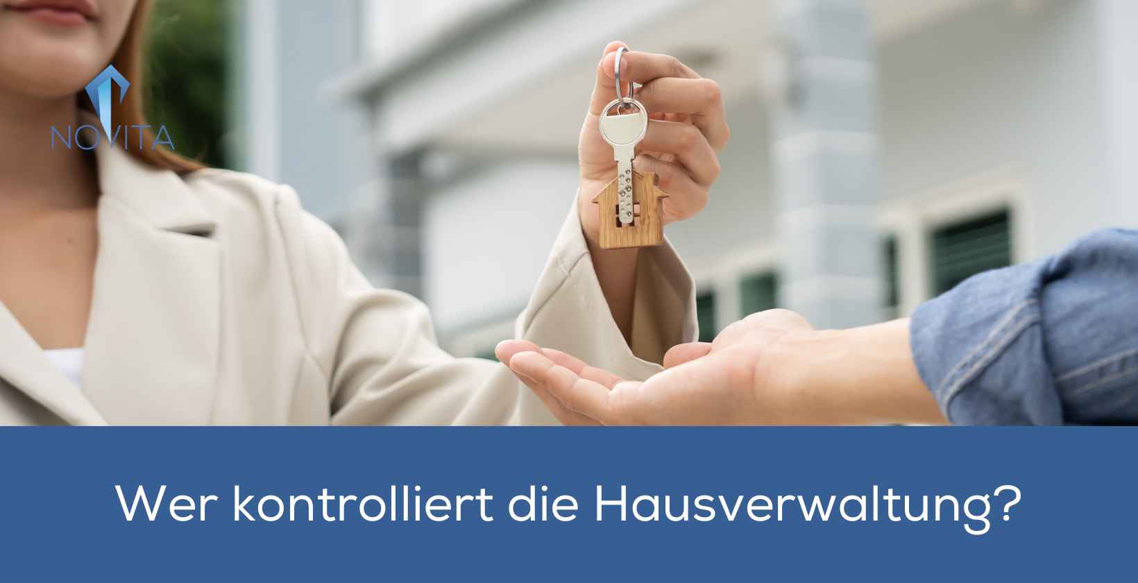 Wer die Hausverwaltung kontrolliert gezeigt an Übergabe von Schlüssel zum Haus